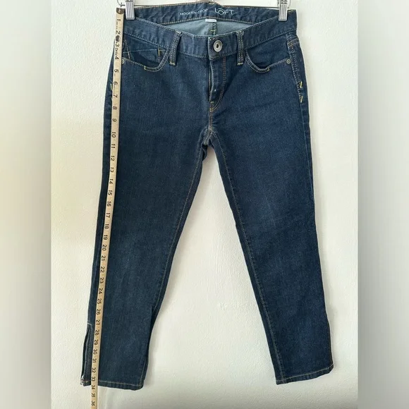 LOFT Modern Crop Jeans  Size 4 - Picture 3 of 7